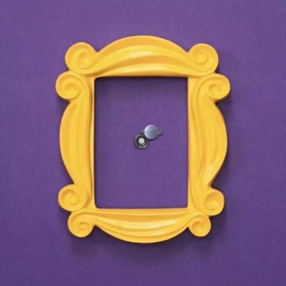 Friends Tv Show Yellow Peephole Frame - Picture 5 of 6